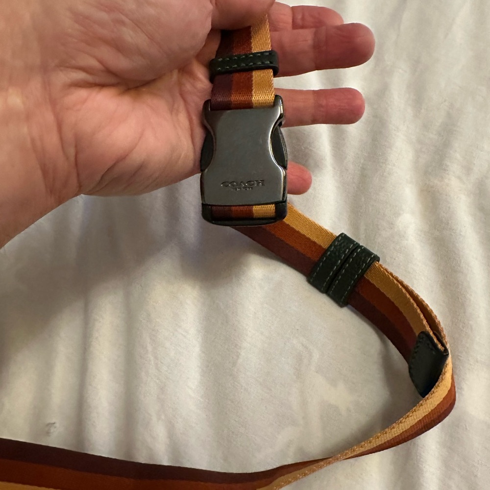 Coach Green Leather Crossbody waist  Bag new with tags - Picture 7 of 10